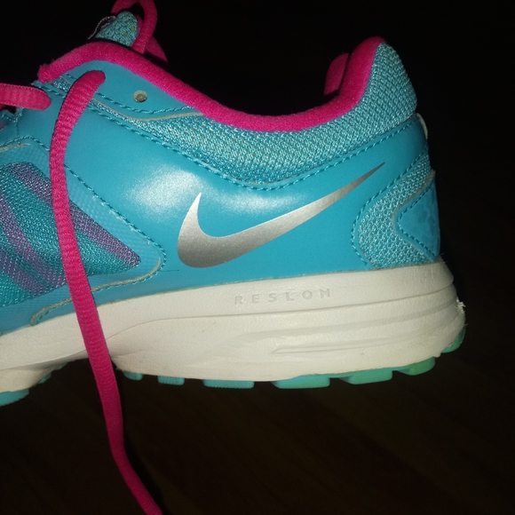 Nike - Picture 9 of 12